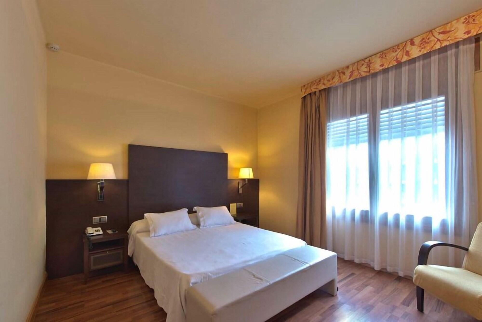 Hotel Restaurant Pessets & Spa Sort Kültér fotó