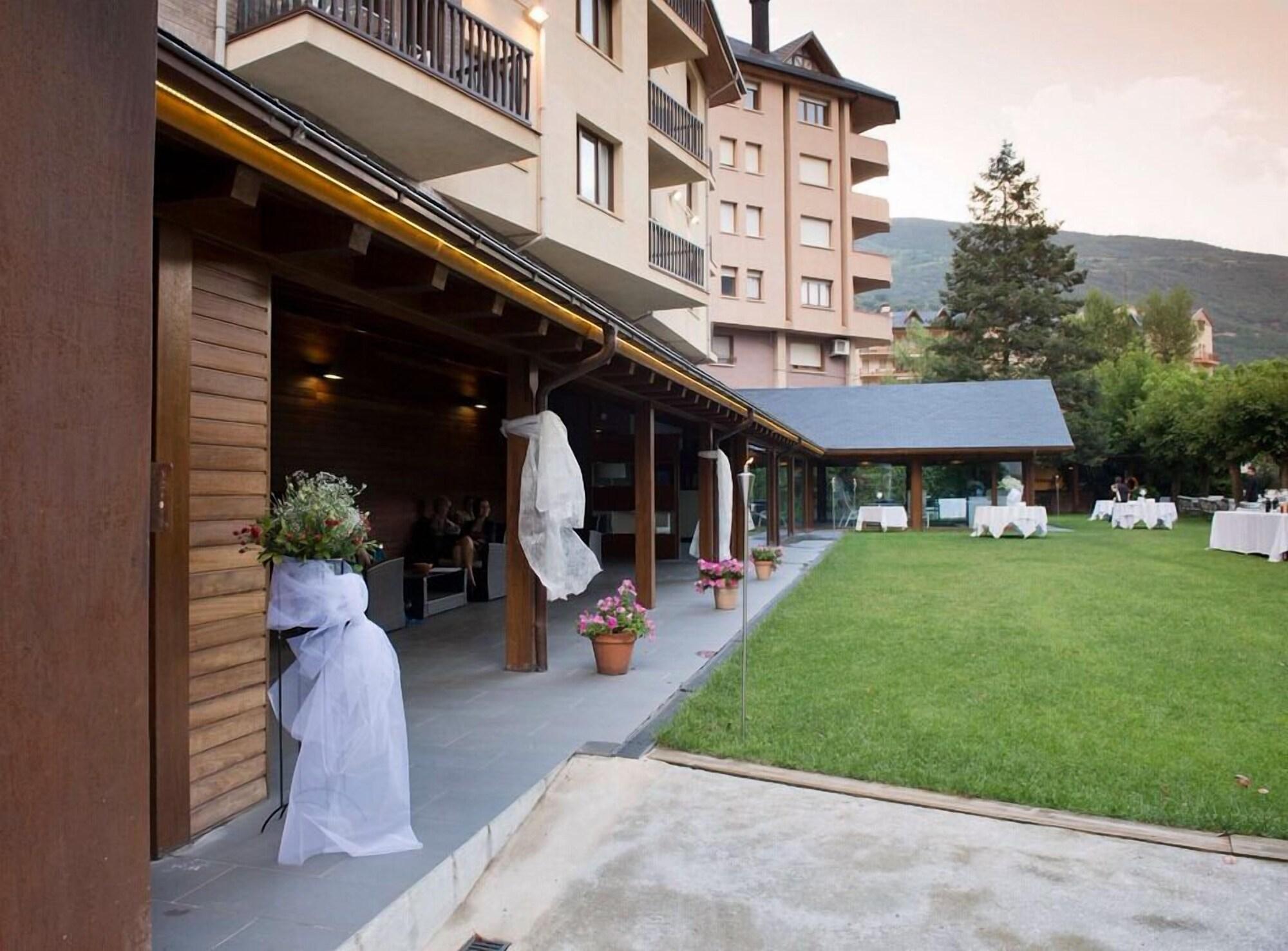 Hotel Restaurant Pessets & Spa Sort Kültér fotó