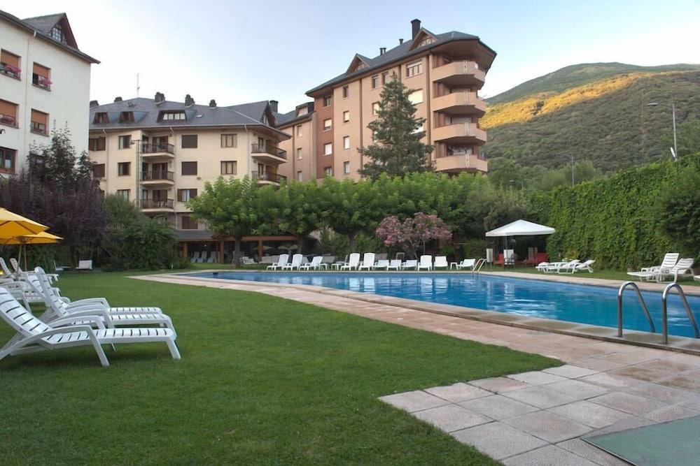 Hotel Restaurant Pessets & Spa Sort Kültér fotó