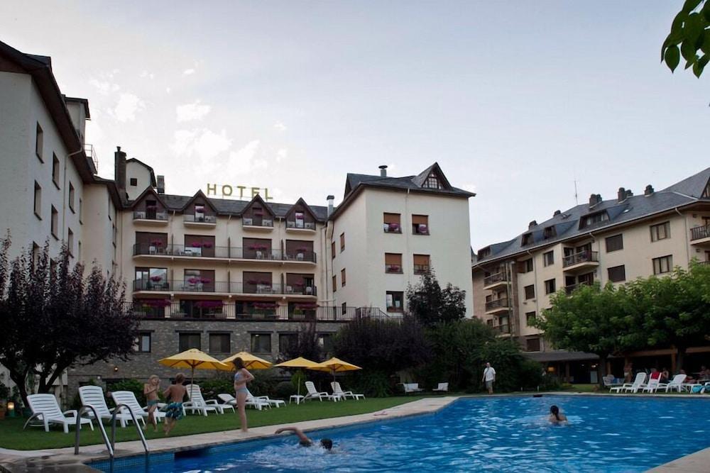 Hotel Restaurant Pessets & Spa Sort Kültér fotó