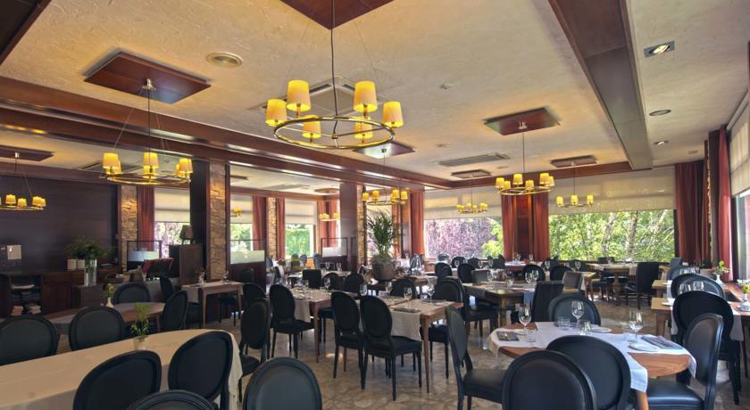 Hotel Restaurant Pessets & Spa Sort Kültér fotó